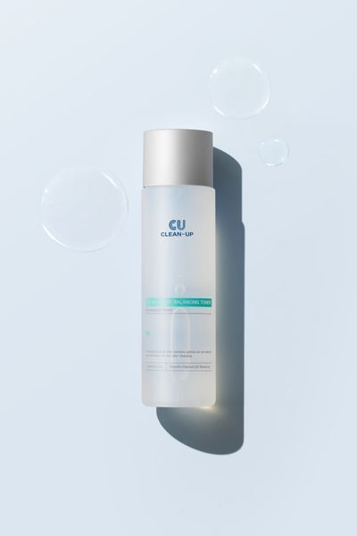 Балансирующий тонер CUSKIN Clean-Up pH Moisture Balancing Toner, 200 мл 300109 фото Балансирующий тонер CUSKIN Clean-Up pH Moisture Balancing Toner, 200 мл 300109 фото