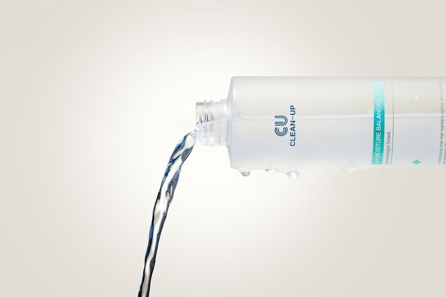 Балансирующий тонер CUSKIN Clean-Up pH Moisture Balancing Toner, 200 мл 300109 фото Балансирующий тонер CUSKIN Clean-Up pH Moisture Balancing Toner, 200 мл 300109 фото